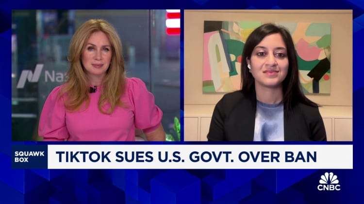 TikTok از دولت ایالات متحده به دلیل این ممنوعیت شکایت می کند: آنچه باید بدانید اینجاست